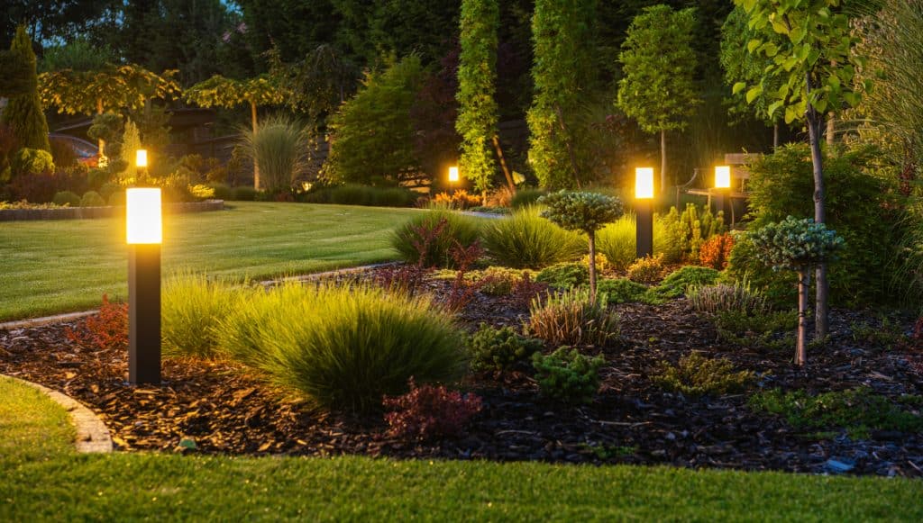 Modern Backyard Outdoor LED Lighting Systems ( About Us )